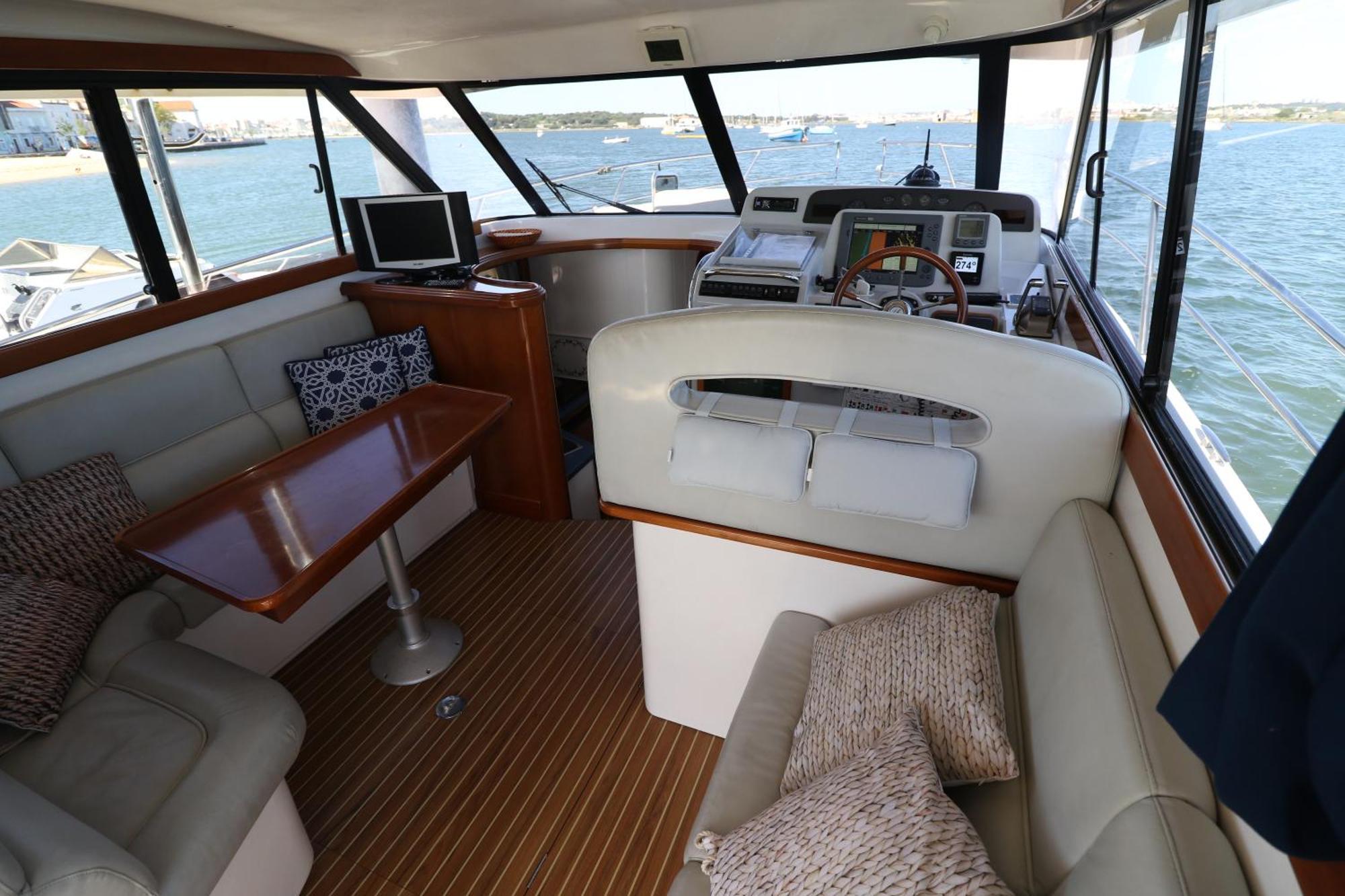 Private Yacht, We Love Our Guests Lisbon Exterior photo